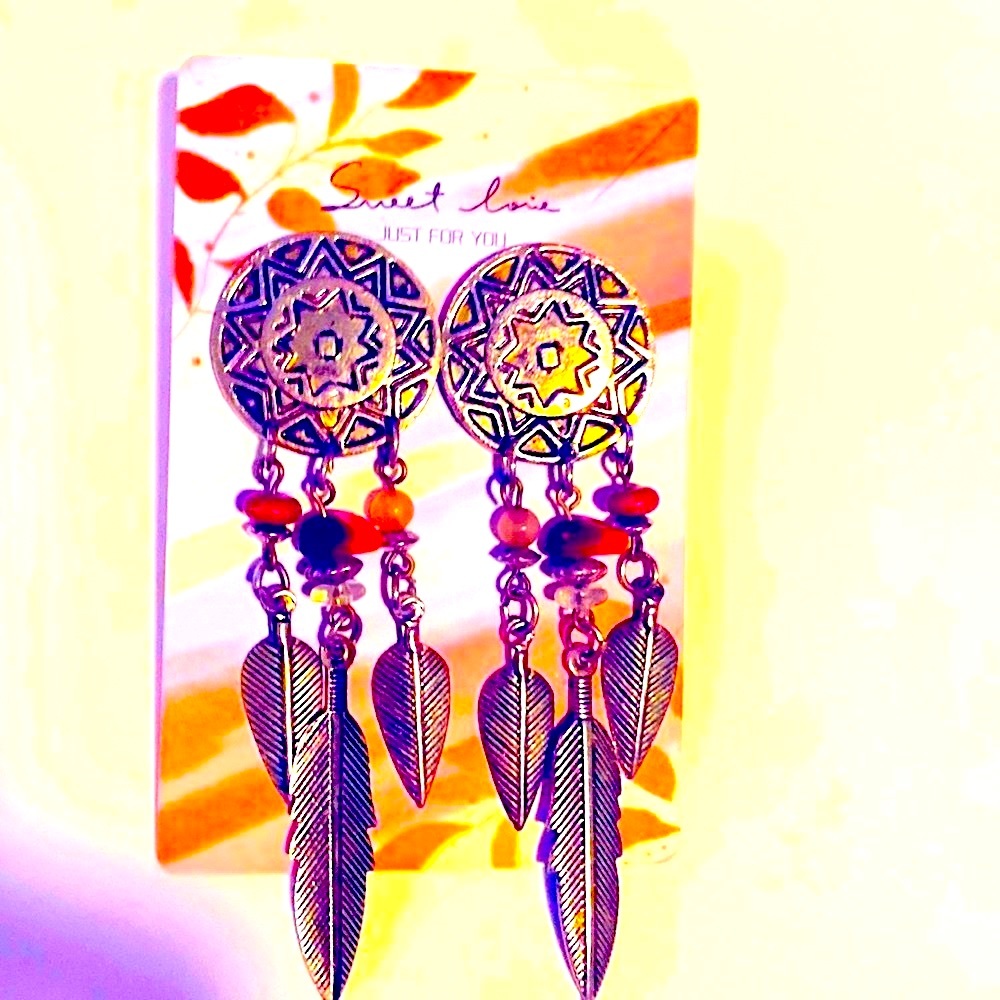 Silver tone feathered beaded earrings OS